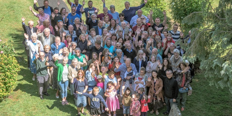 Church family waving (2)